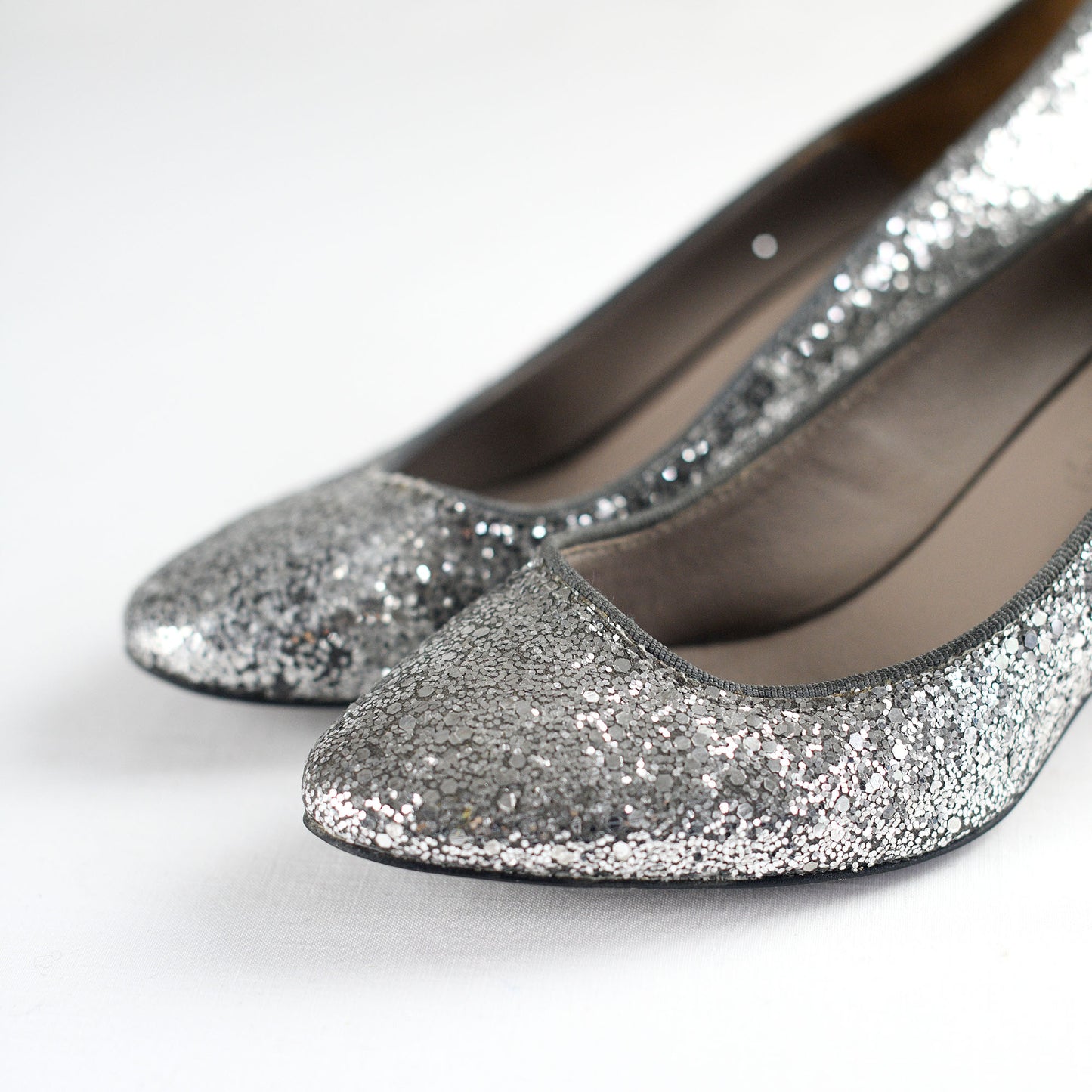 Glitter pumps