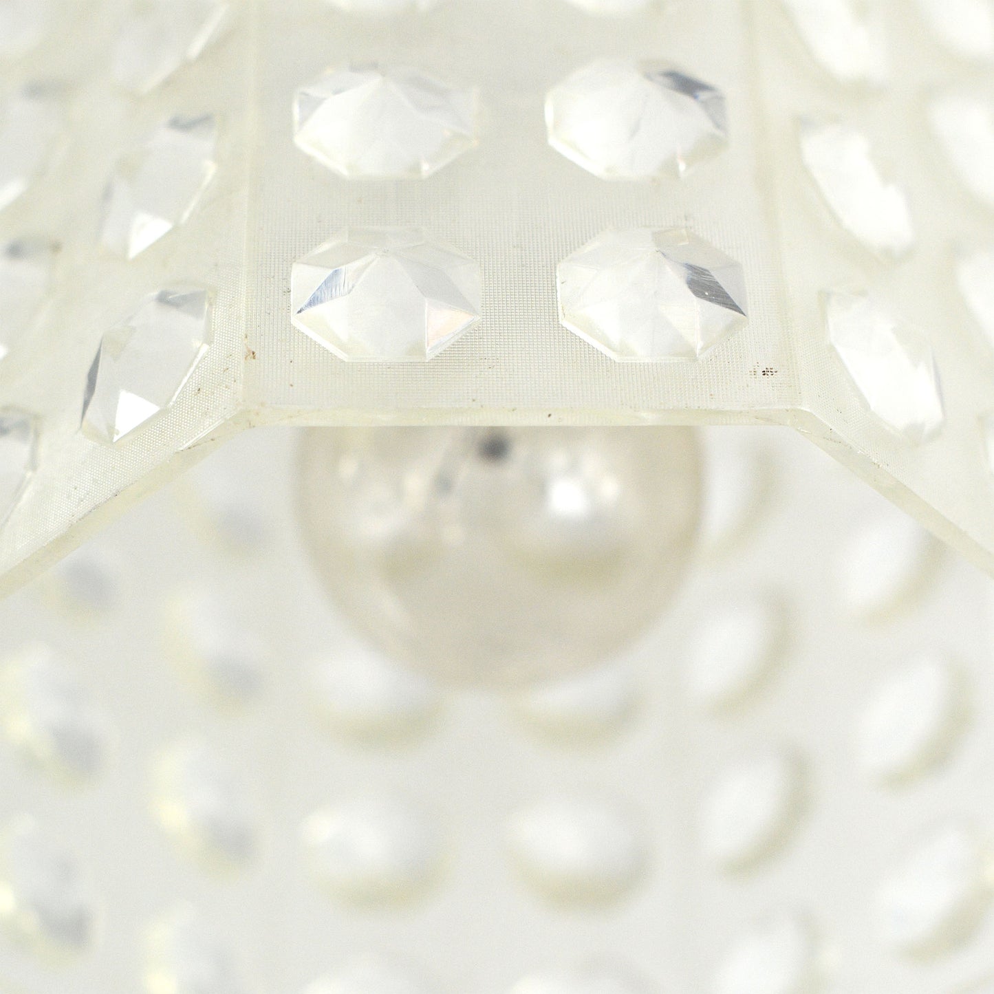Faceted suspension