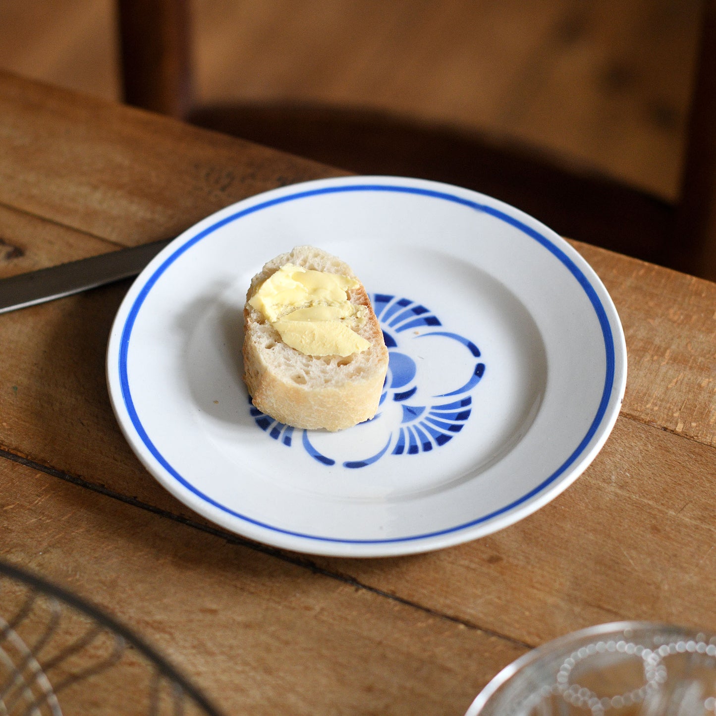 8 assiettes bleues