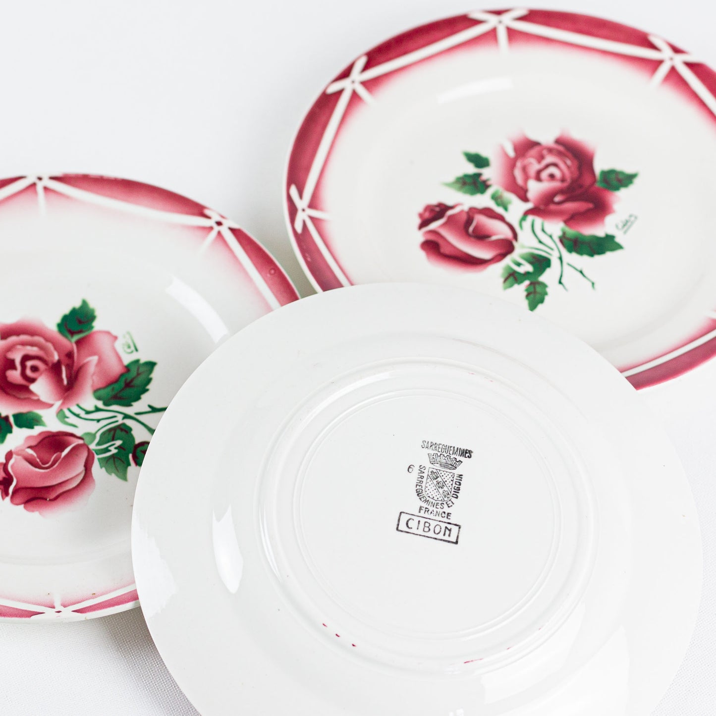 3 assiettes aux roses