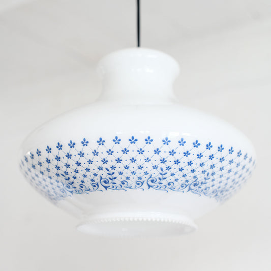 Lampshade blue flowers