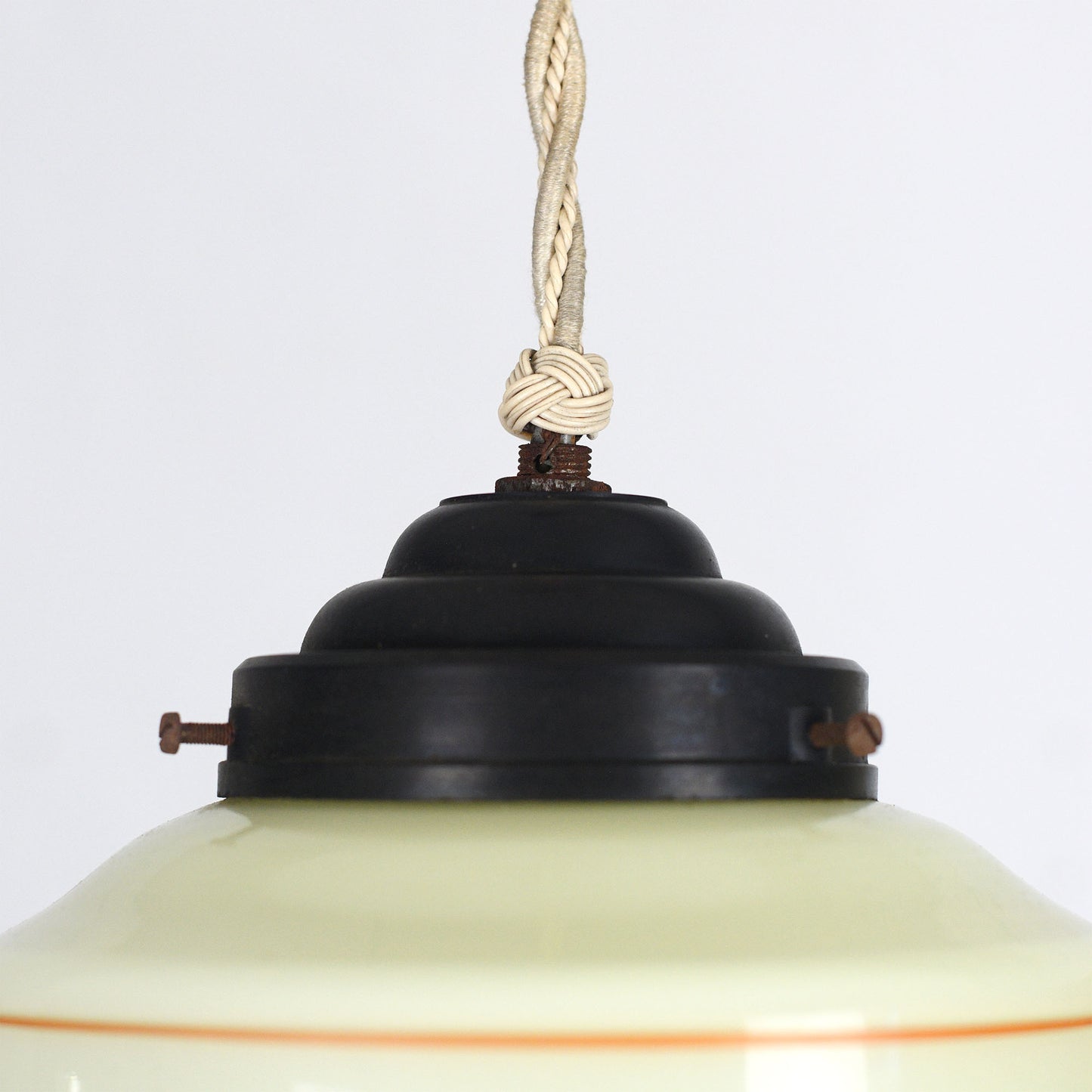 Lamp with green border